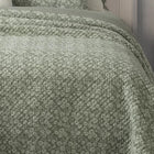 Daisy Love Green Quilt